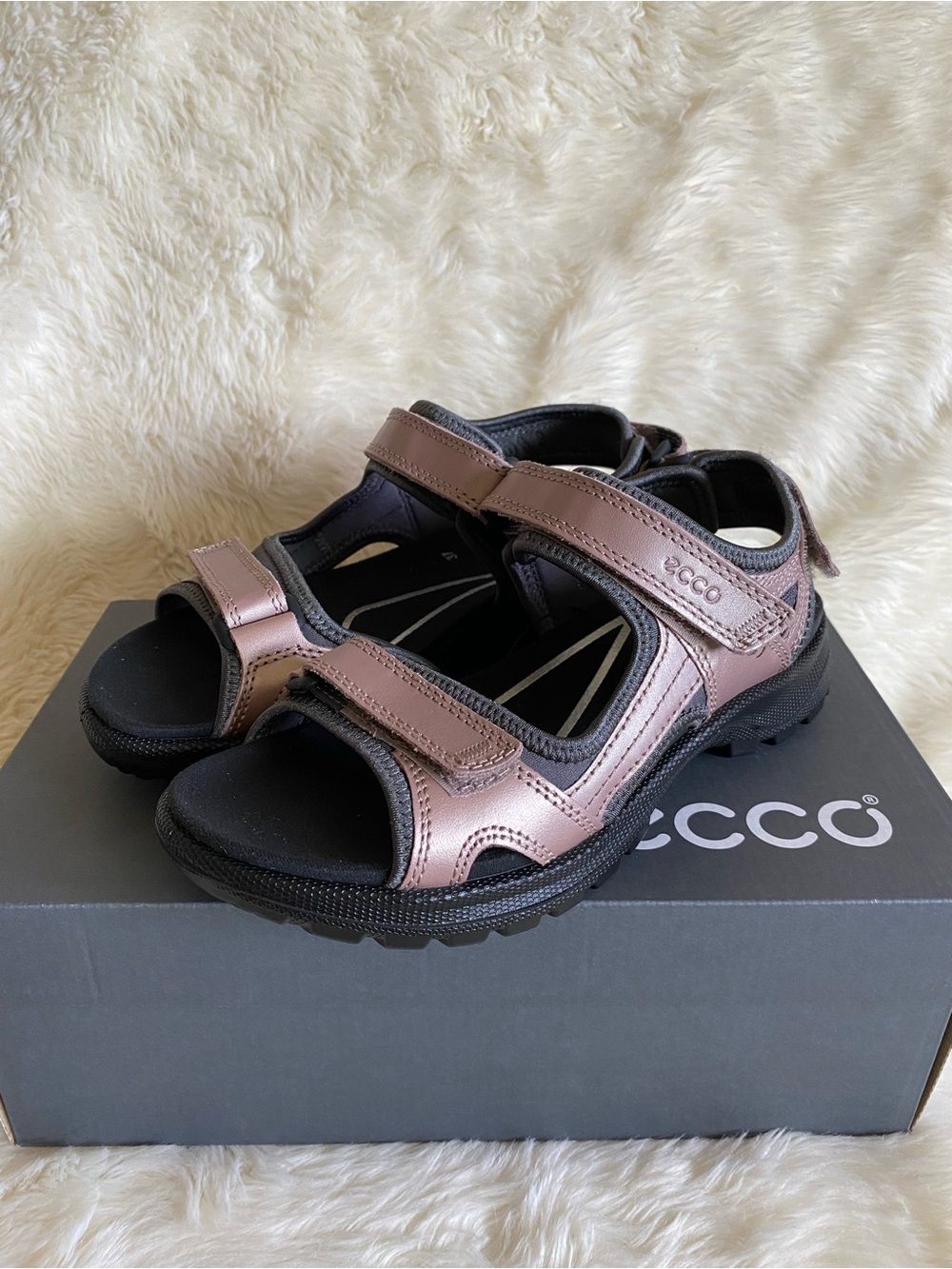 NIB Ecco Womens Yucatan Onroads Sport Sandals In Metallic Woodrose EU37/ US6-6.5